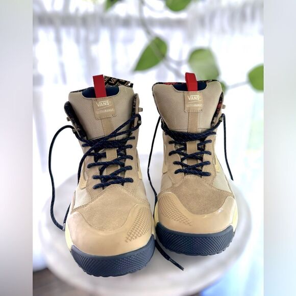 Vans Ultrarange EXO HI 2 Waterproof Gore-Tex MTE All weather Insulated Boot Size - Picture 2 of 15